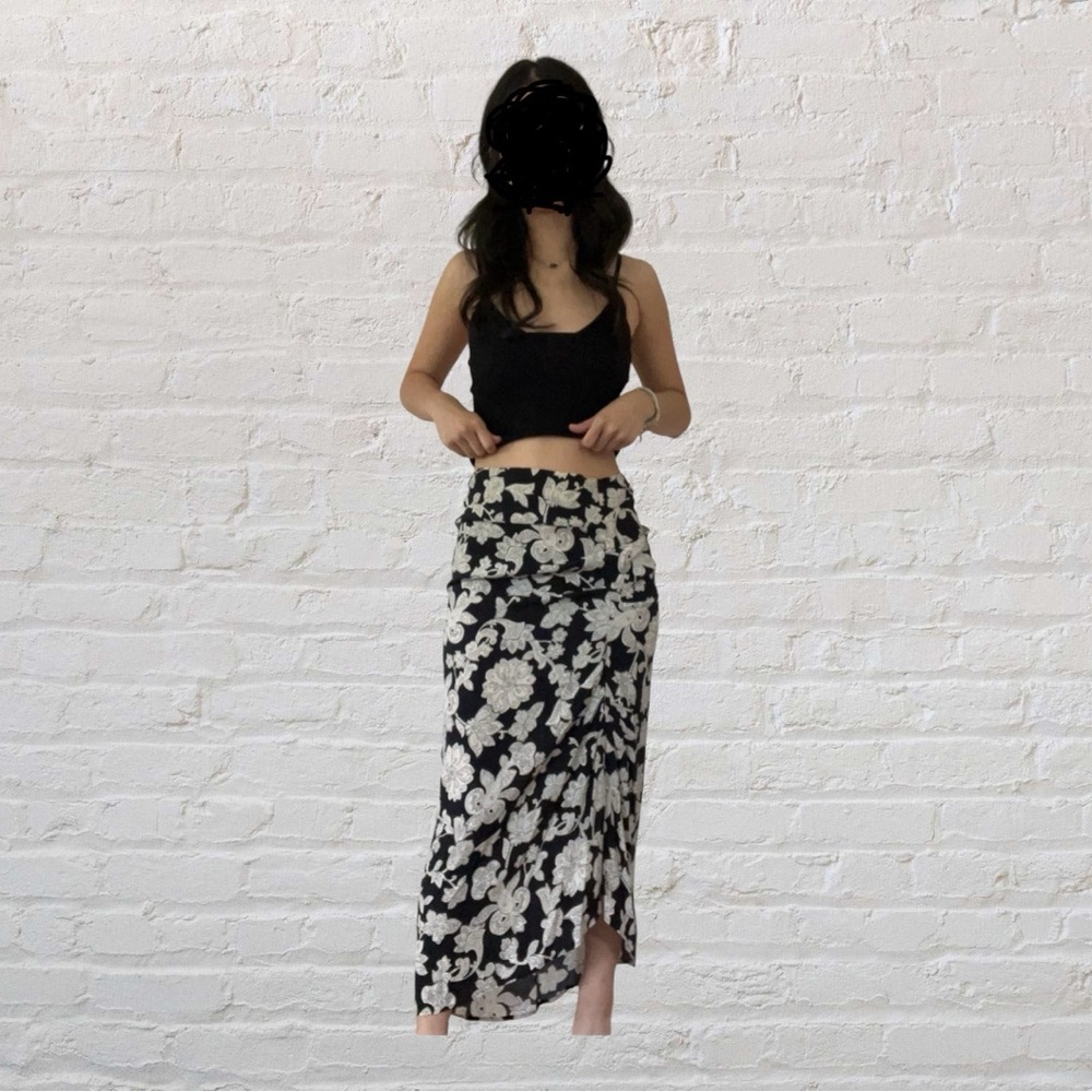 ZARA BLACK AND CREAM FLORAL PRINT ASYMMETRICAL MIDI SKIRT /Size XS - Picture 3 of 11